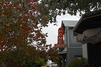 thanksgiving_threadgills